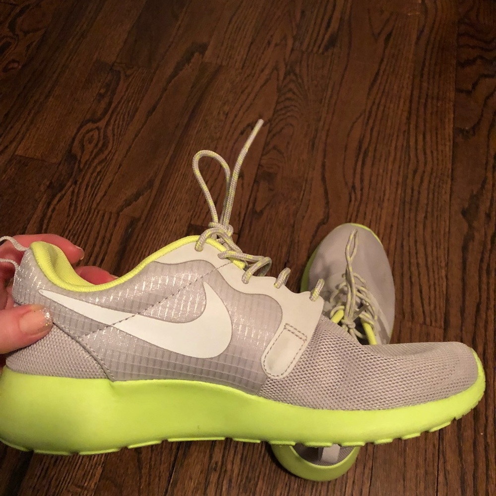 Nike Roche Sneakers
